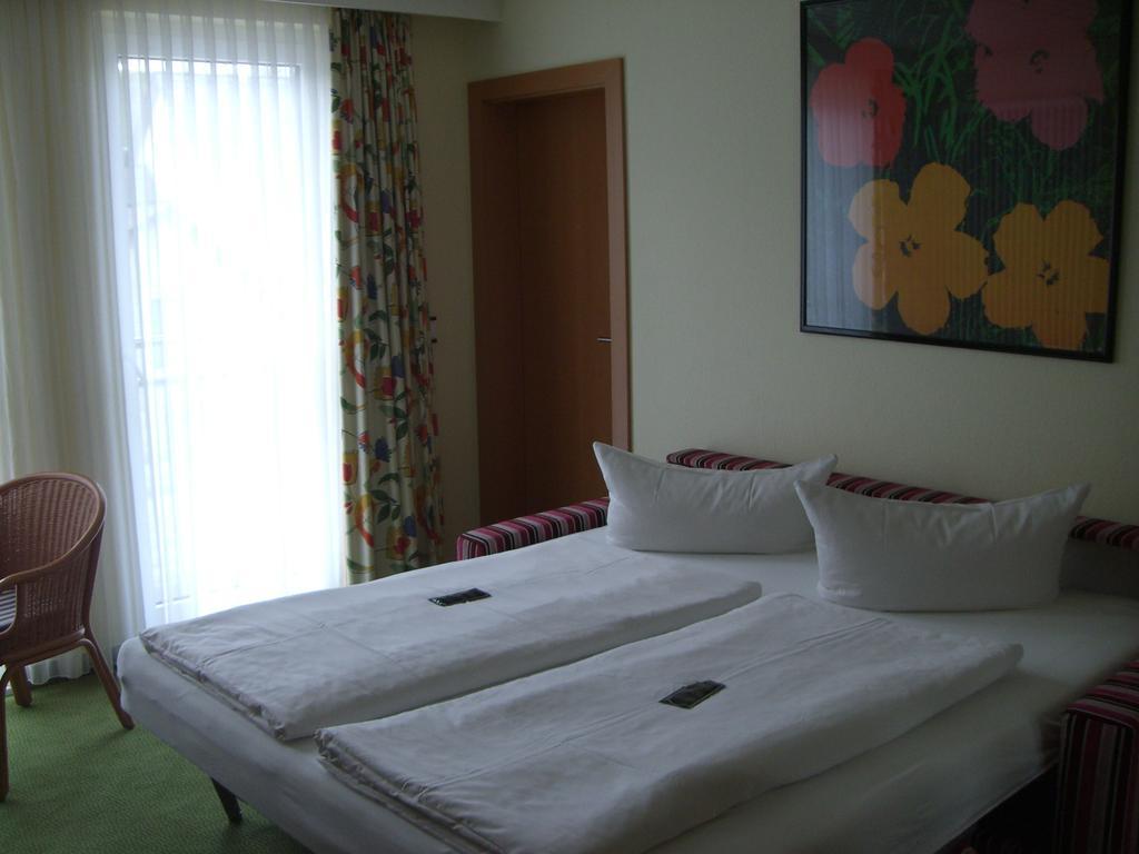 Hotel Garni Elegant Виллинген Номер фото